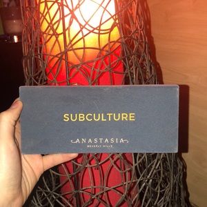 ANASTASIA BEVERLY HILLS SUBCULTURE